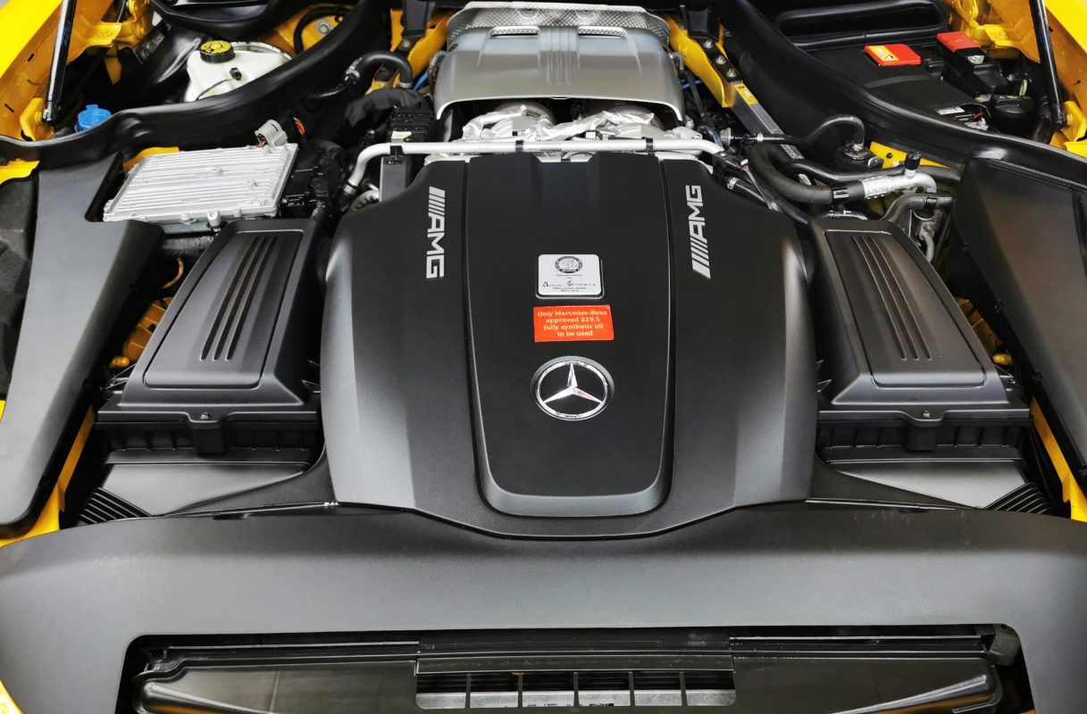 Detail of the AMG GT's bodywork sealed with ZeTough Ceramic.