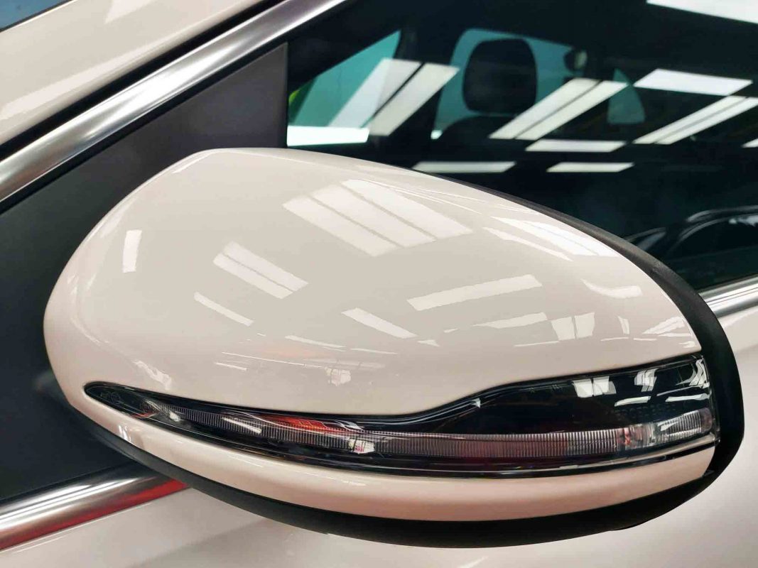 Side panel of the B180 with the ceramic finish locked in.
