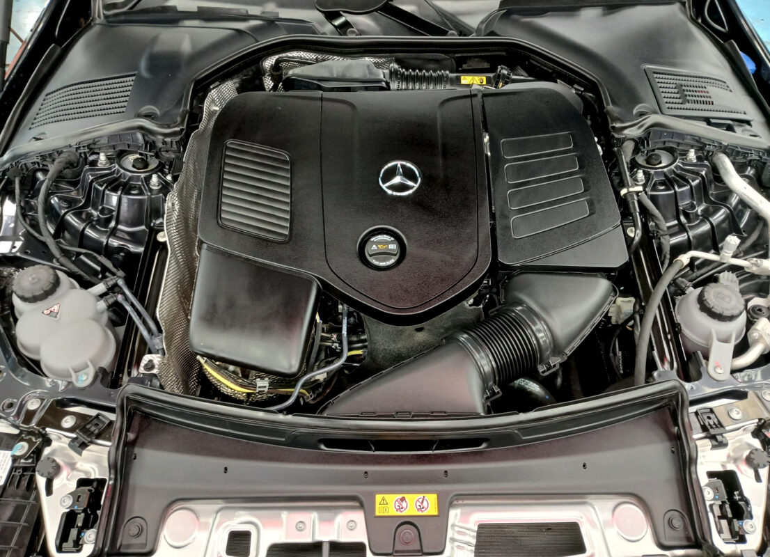 Detail of the Mercedes-Benz C180's bodywork sealed with ZeTough Ceramic.