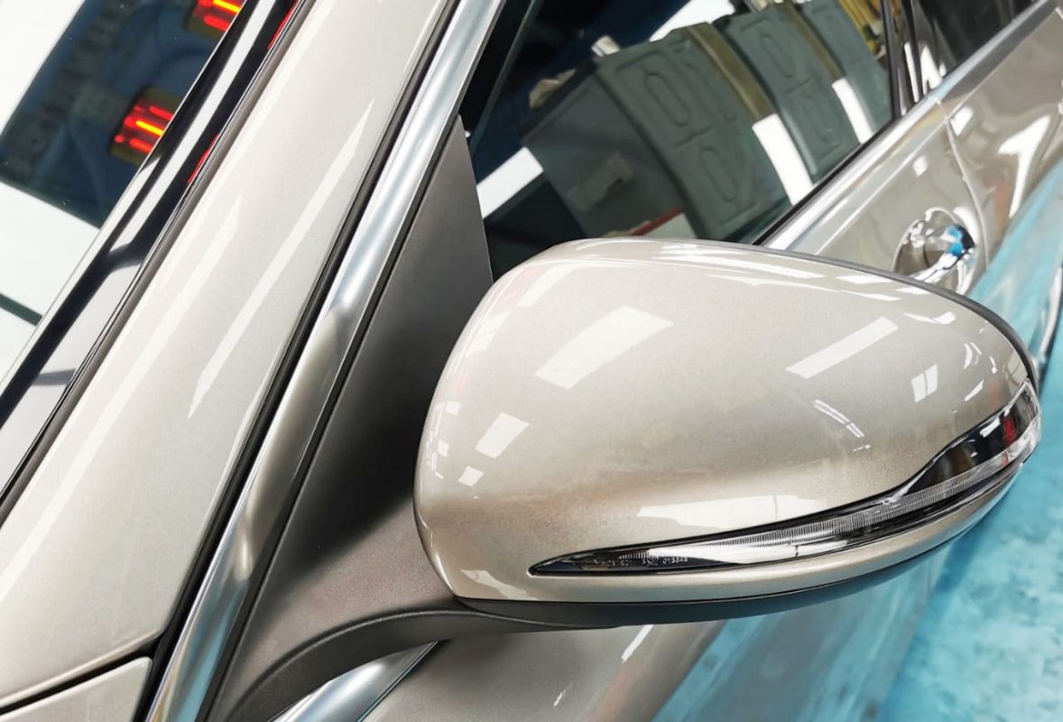 Side panel of the Mercedes-Benz C180 with the ceramic finish locked in.