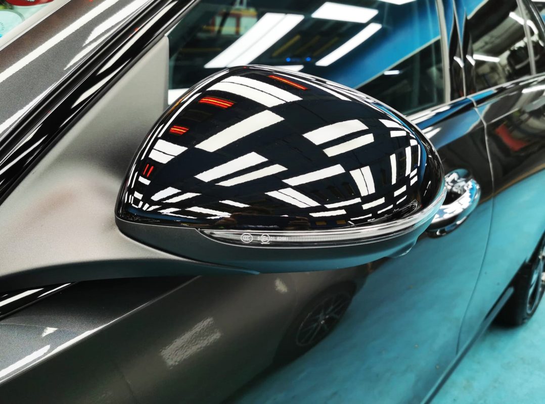 Side panel of the Mercedes-Benz C200 with the ceramic finish locked in.