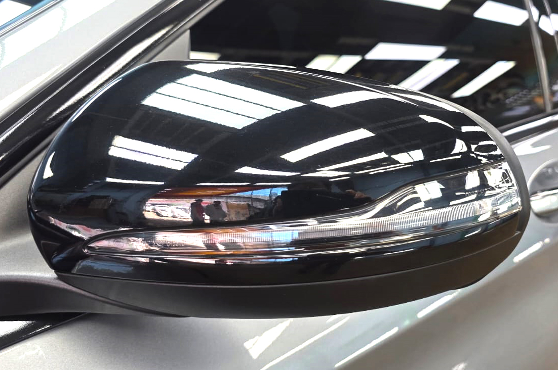 Side panel of the Mercedes-Benz C200 with the ceramic finish locked in.