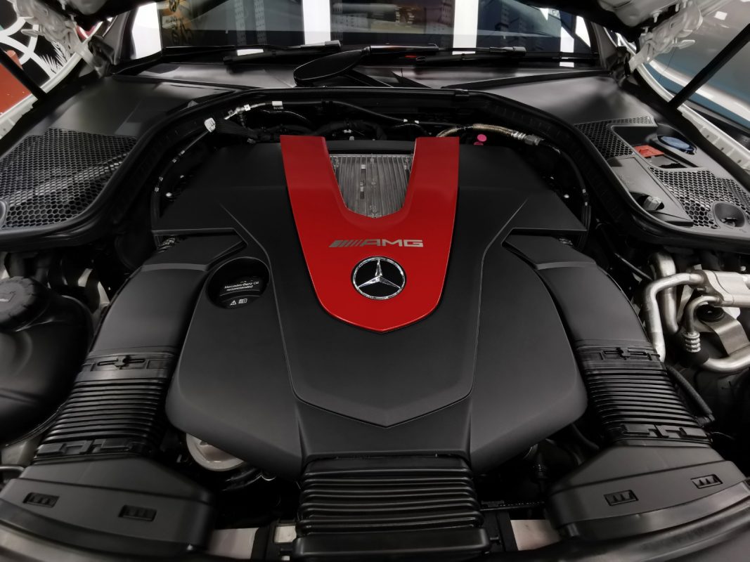 Detail of the Mercedes-Benz C43 AMG's bodywork sealed with ZeTough Ceramic.