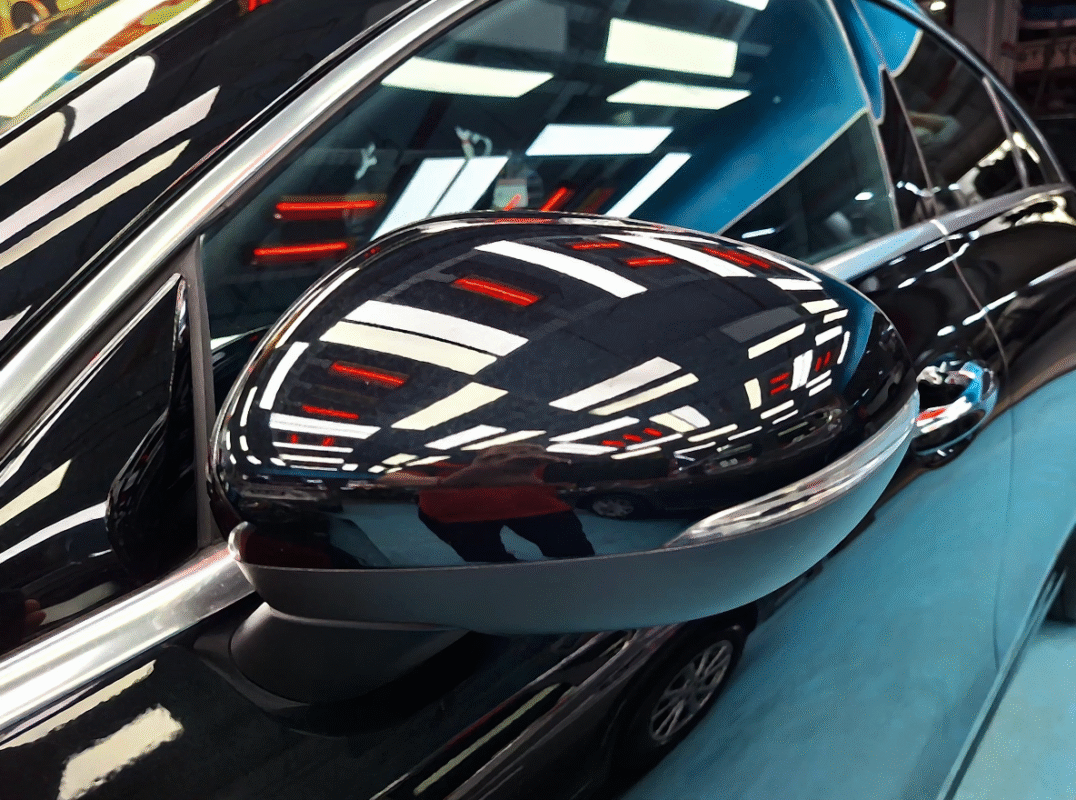 Side panel of the Mercedes-Benz CLA180 with the ceramic finish locked in.