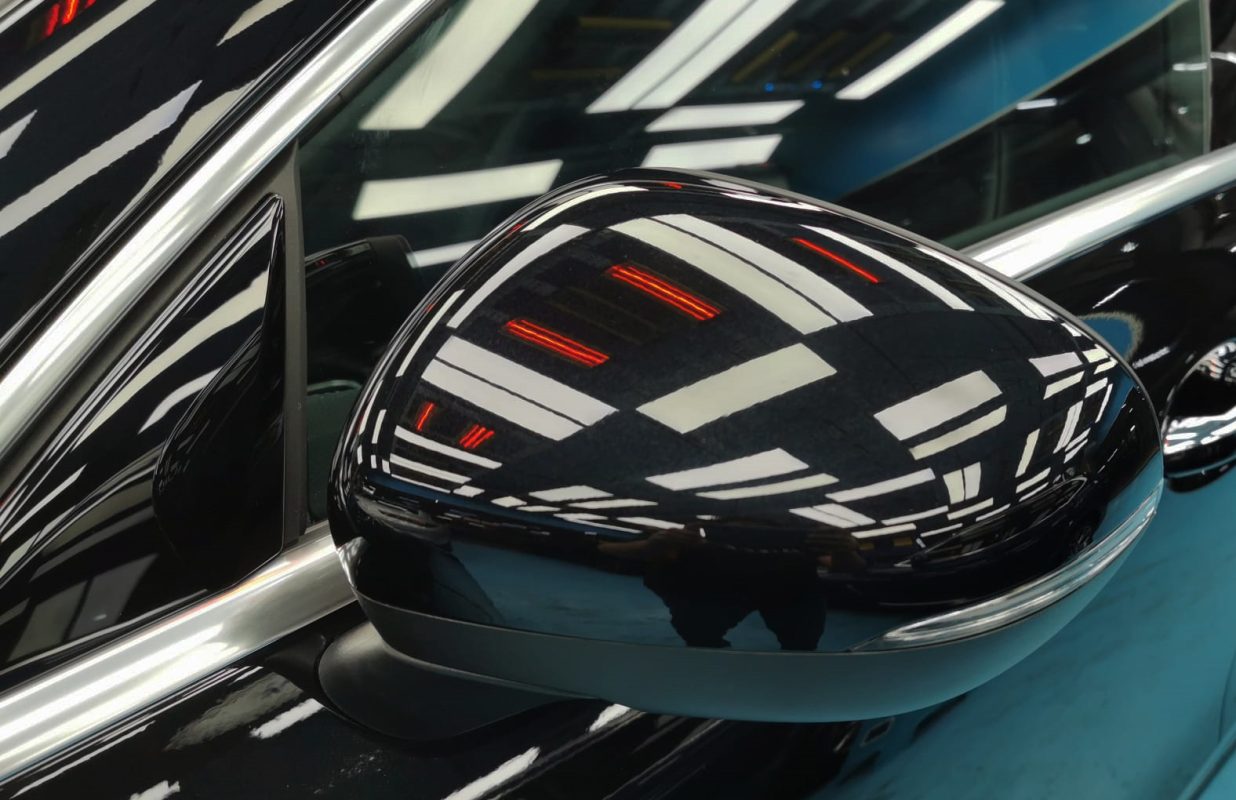 Side panel of the Mercedes-Benz CLA180 with the ceramic finish locked in.