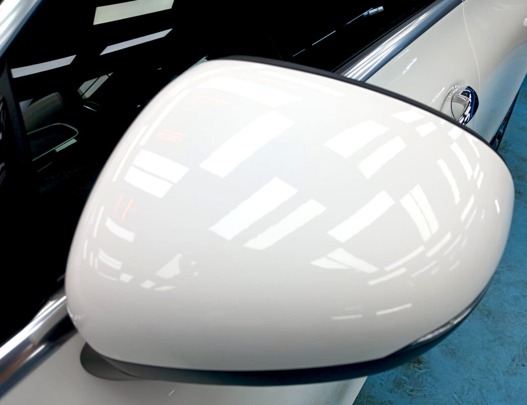 Side panel of the Mercedes-Benz CLA180 with the titanium finish locked in.