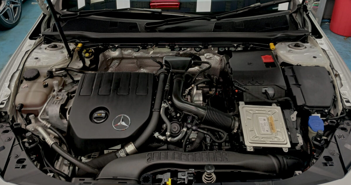 Detail of the Mercedes-Benz CLA180's bodywork sealed with ZeTough Titanium.