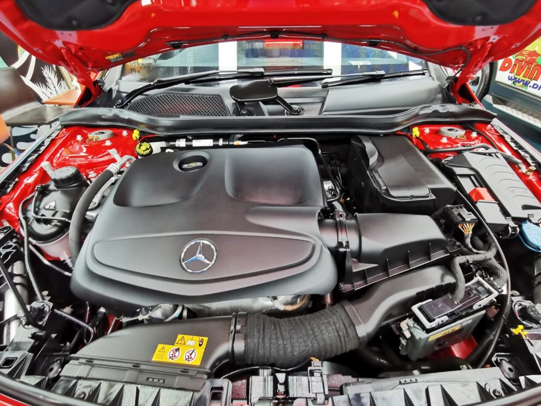 Detail of the Mercedes-Benz CLA180's bodywork sealed with ZeTough Ceramic.