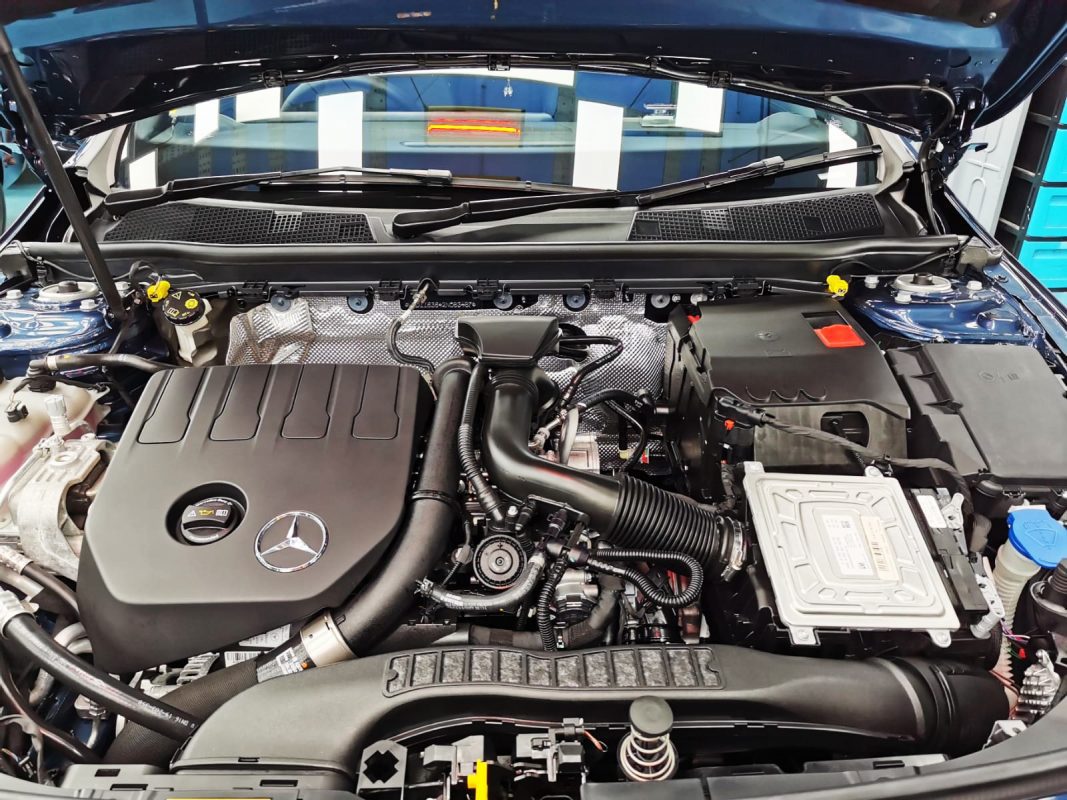 Detail of the Mercedes-Benz CLA180's bodywork sealed with ZeTough Ceramic.