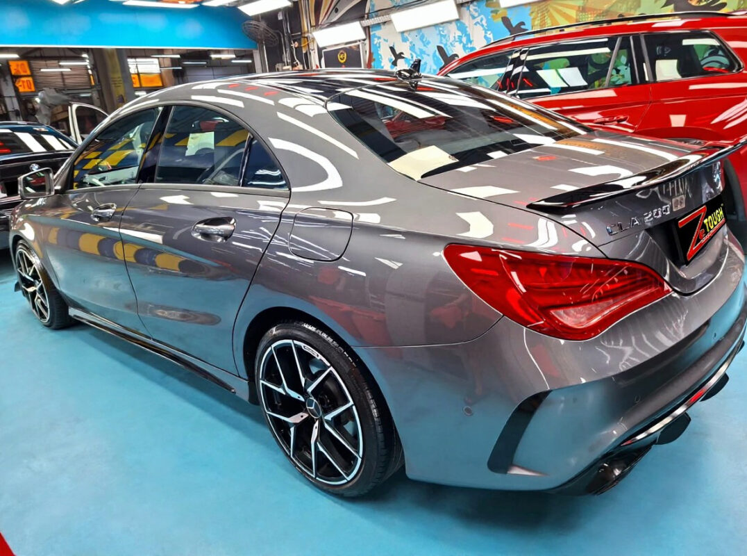 Side panel of the Mercedes-Benz CLA200 with the ceramic finish locked in.