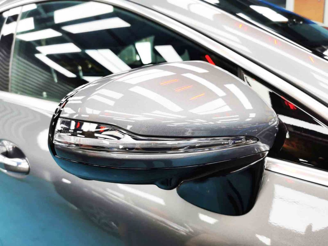 Side panel of the Mercedes-Benz CLS 350 with the ceramic finish locked in.