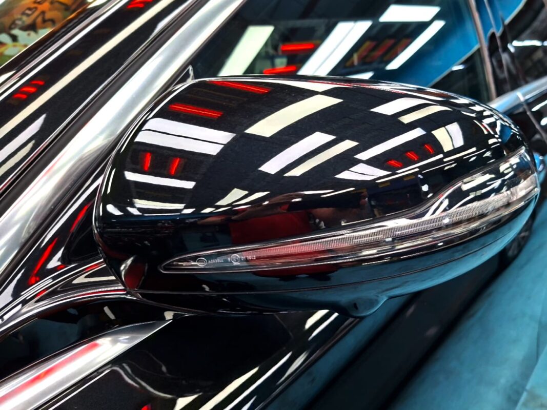 Side panel of the Mercedes-Benz E200 with the ceramic finish locked in.
