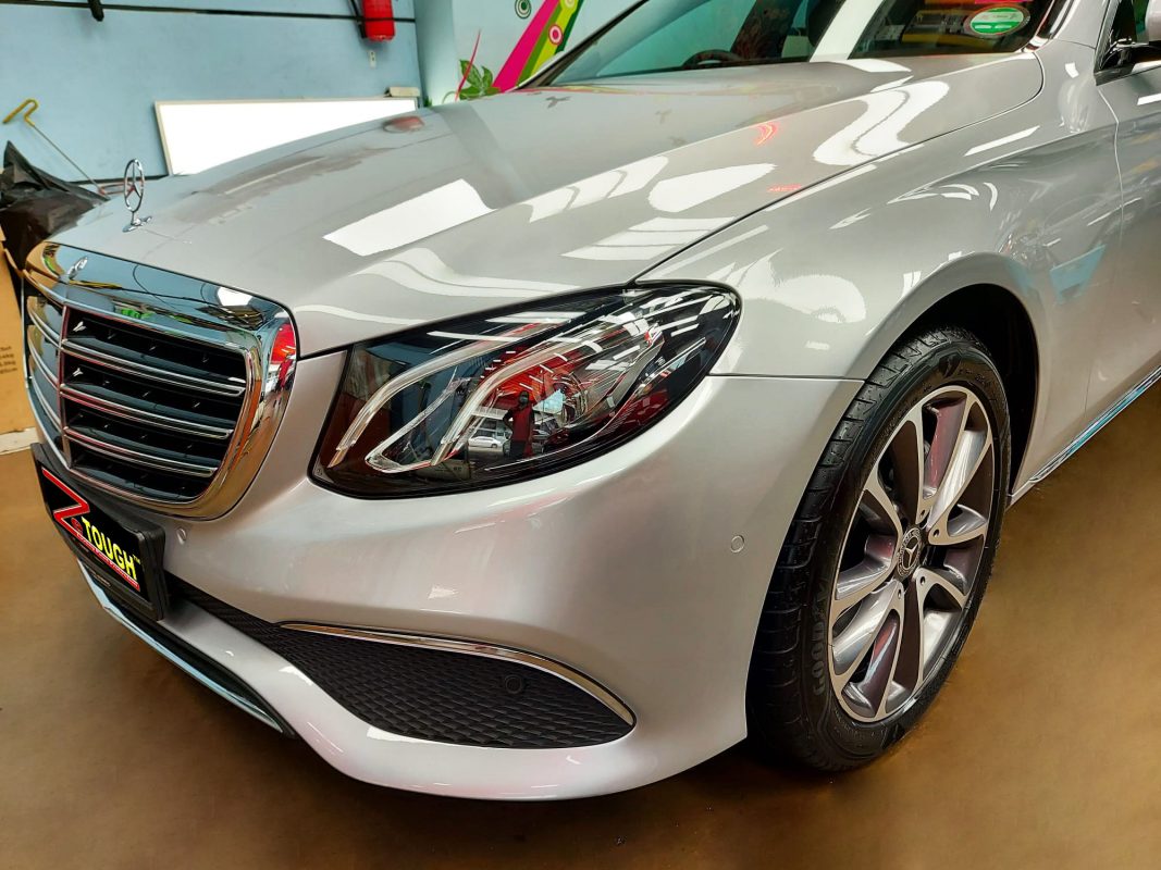 Side view of the Mercedes-Benz E250A after the ceramic coating.