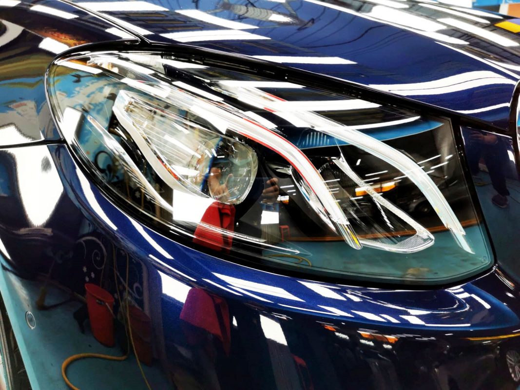 The E300's coated paintwork showing clean reflections.