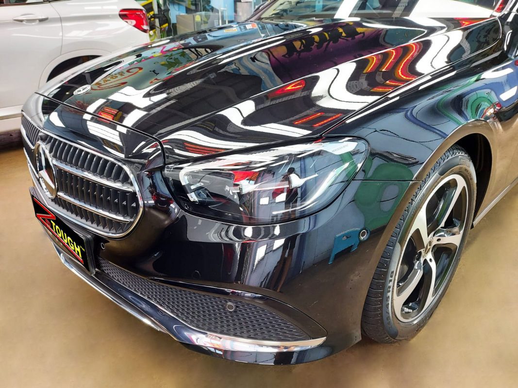 Side view of the Mercedes-Benz E300 after the titanium coating.