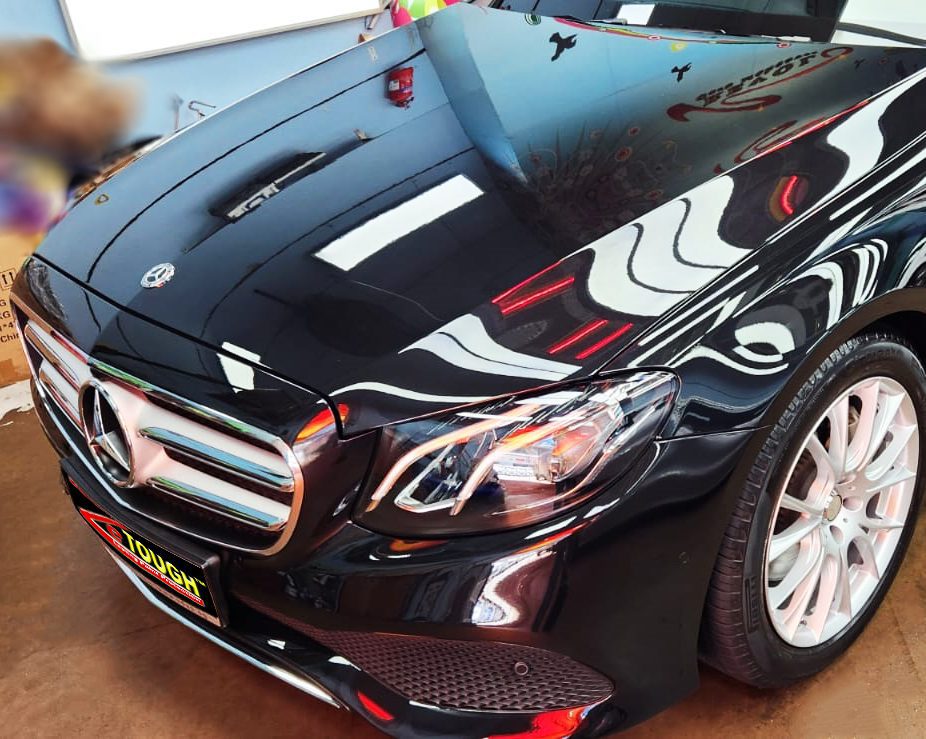 Side view of the Mercedes-Benz E350 after the ceramic coating.