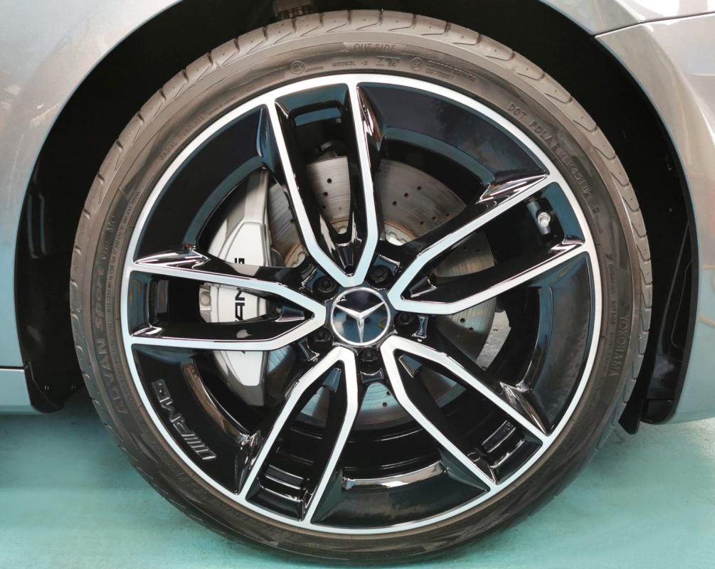 Side profile of the Mercedes-Benz E53 with the coating sealed in.