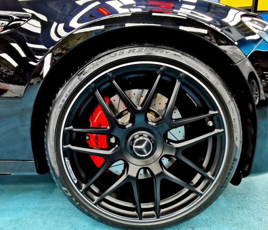 Side profile of the Mercedes-Benz E63 with the coating sealed in.