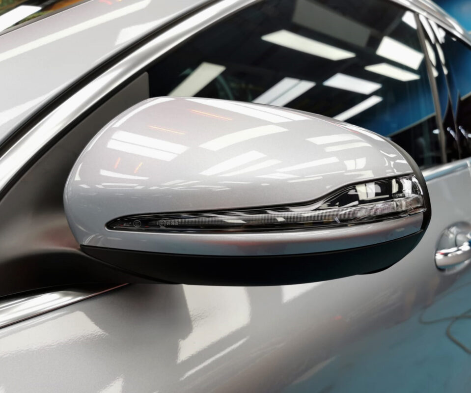 Side panel of the Mercedes-Benz EQA250+ with the titanium finish locked in.