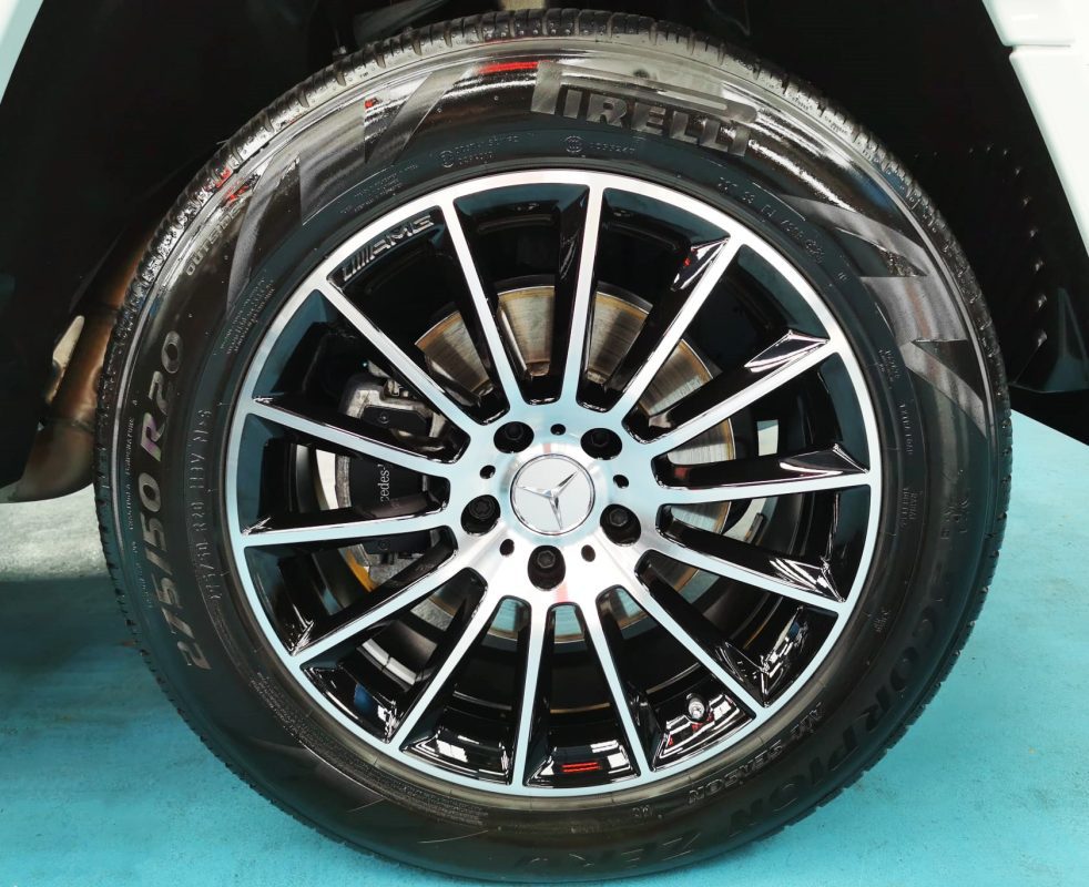 Side profile of the Mercedes-Benz G400 AMG with the coating sealed in.