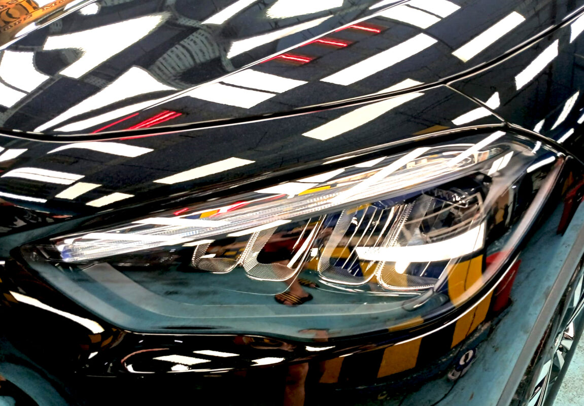 The GLA 180's coated paintwork showing clean reflections.