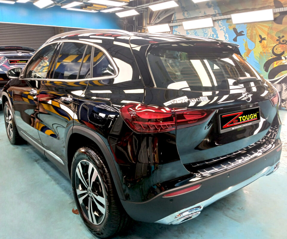 Side panel of the Mercedes-Benz GLA 180 with the ceramic finish locked in.