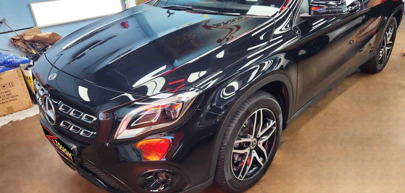 Side view of the Mercedes-Benz GLA 180 after the titanium coating.