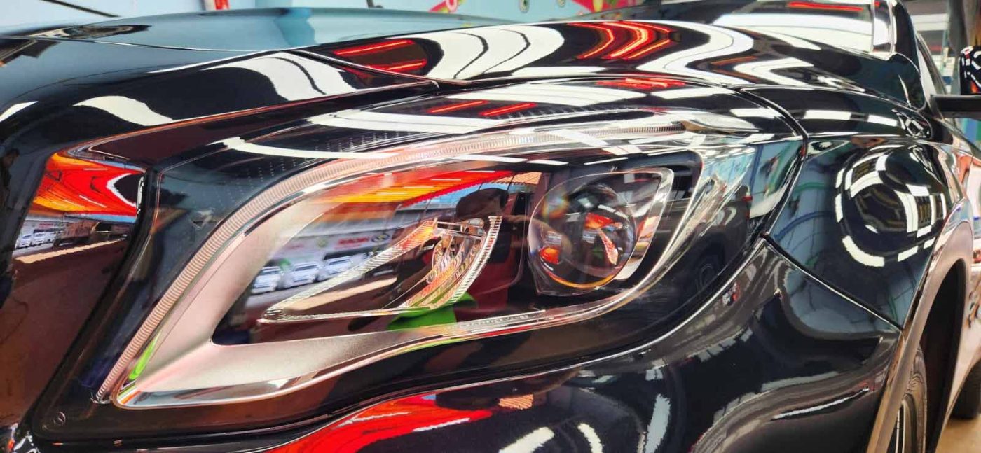 The GLA 180's coated paintwork holding clean reflections.