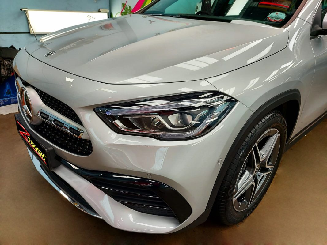 The Mercedes-Benz GLA 200 from a side angle after the titanium coating.