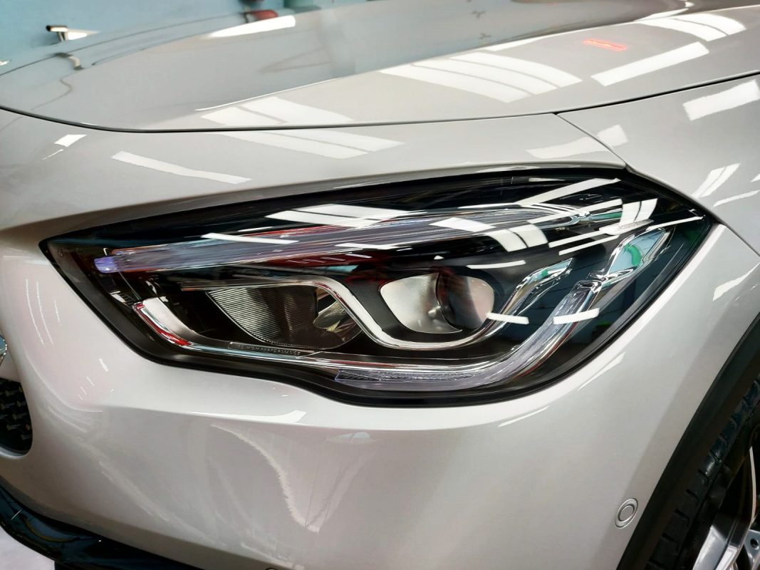 The GLA 200's coated paintwork showing clean reflections.