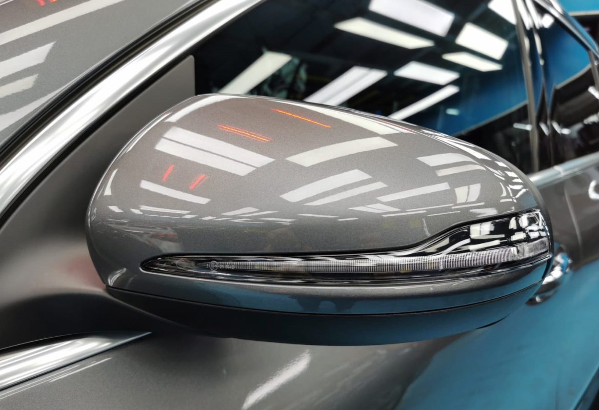 Side panel of the Mercedes-Benz GLA180 with the titanium finish locked in.