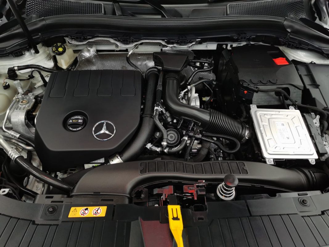Detail of the Mercedes-Benz GLA180's bodywork sealed with ZeTough Ceramic.