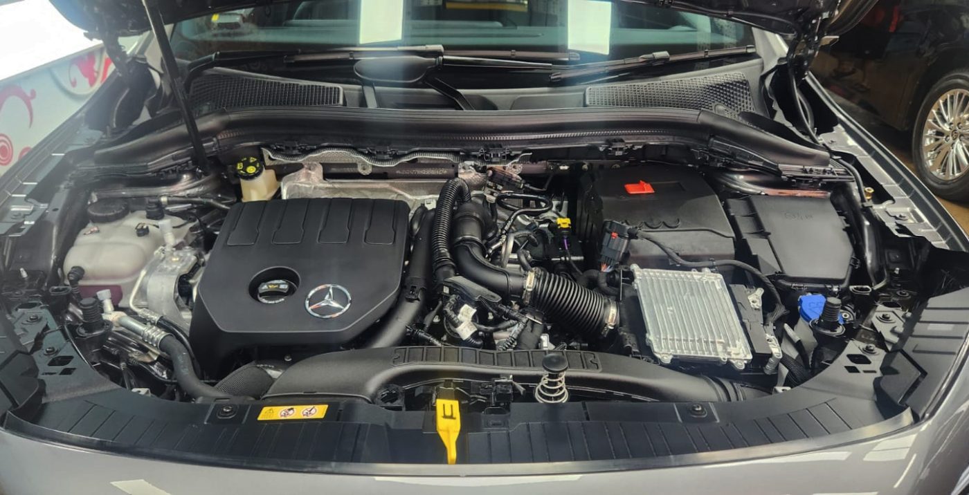 Detail of the Mercedes-Benz GLA180's bodywork sealed with ZeTough Titanium.