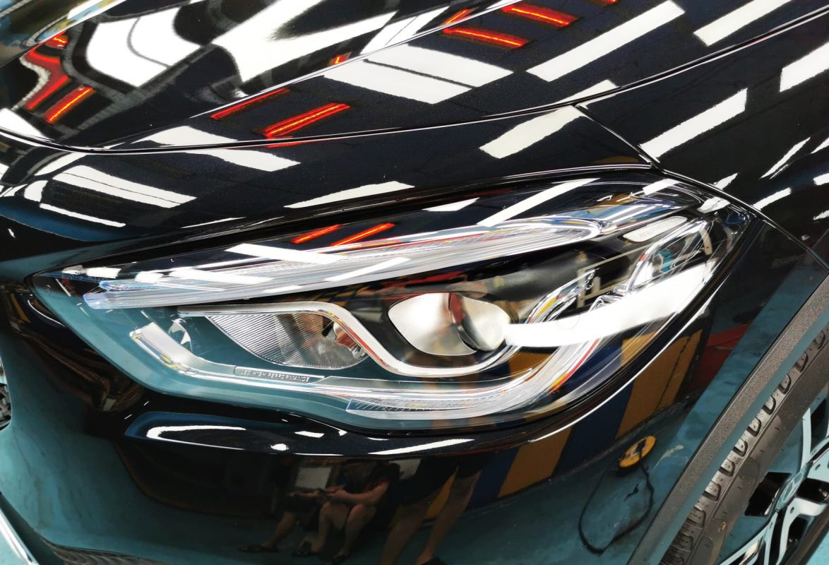 The GLA200's coated paintwork showing clean reflections.