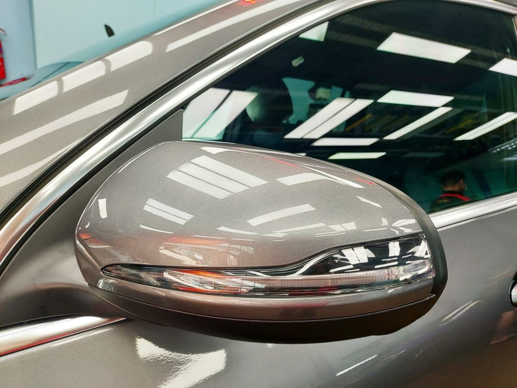 Side panel of the Mercedes-Benz GLA200 with the titanium finish locked in.