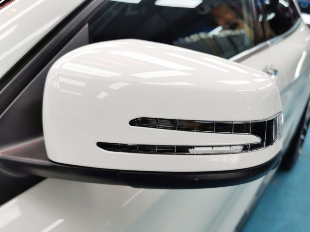 Side panel of the GLA250 with the titanium finish locked in.