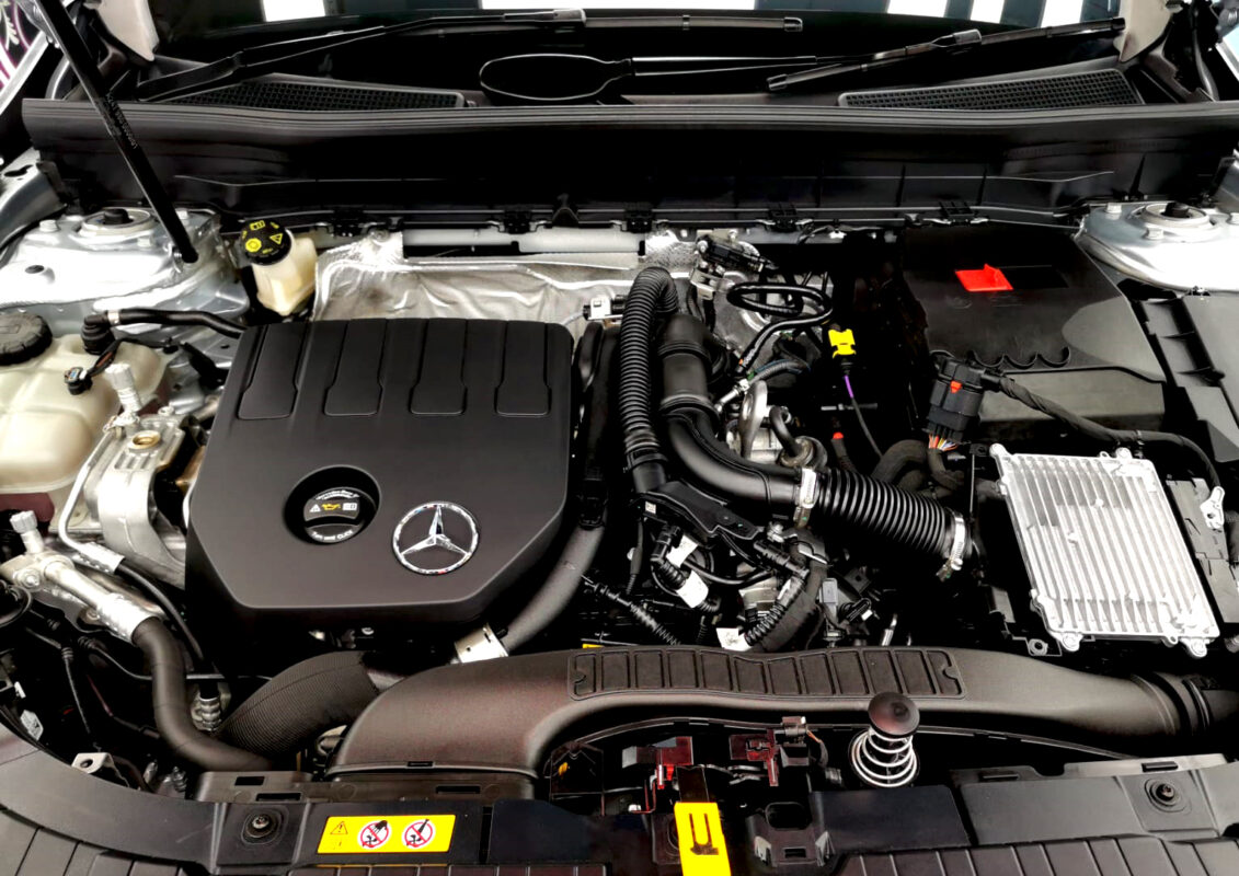 Detail of the Mercedes-Benz GLB 180's bodywork sealed with ZeTough Titanium.