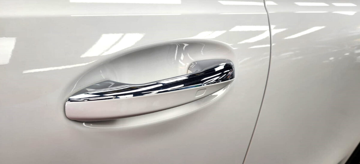 Front three-quarter view of the Mercedes-Benz GLB180 after coating.