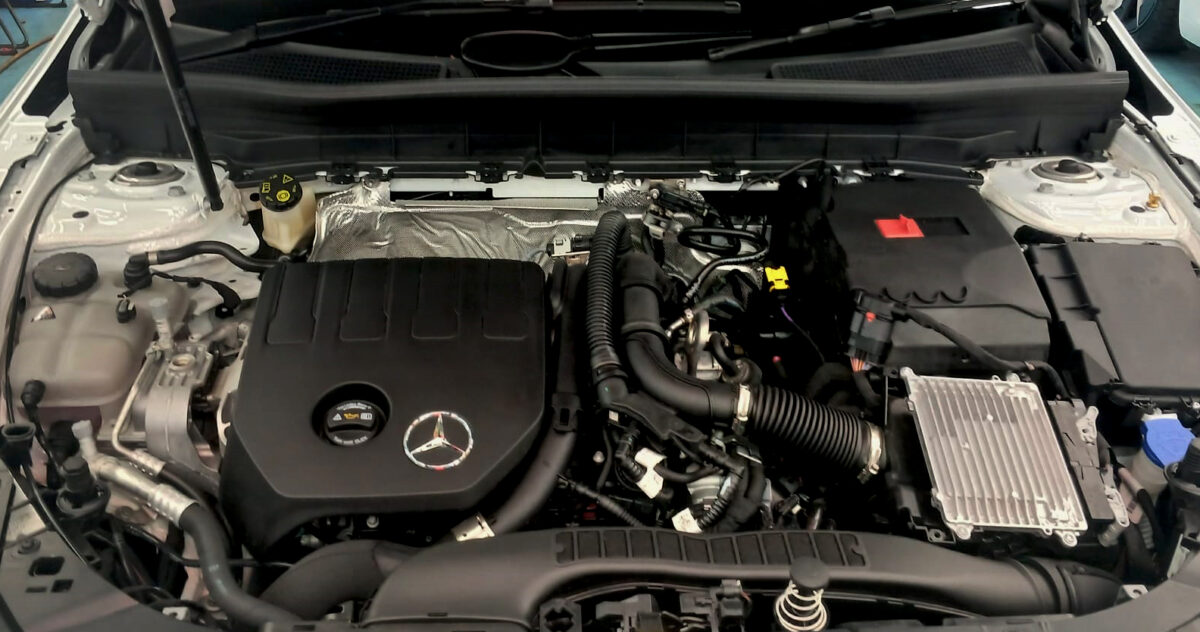 Detail of the Mercedes-Benz GLB180's bodywork sealed with ZeTough Titanium.