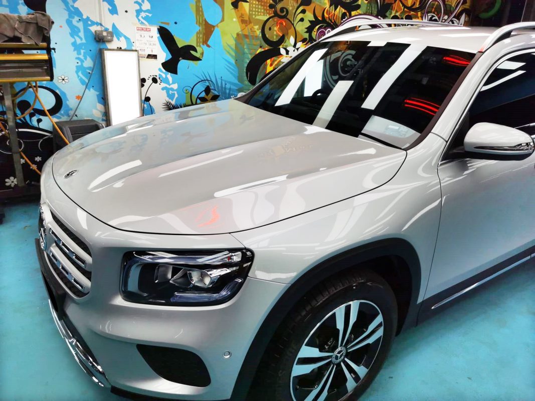 The Mercedes-Benz GLB180 from a side angle after the ceramic coating.