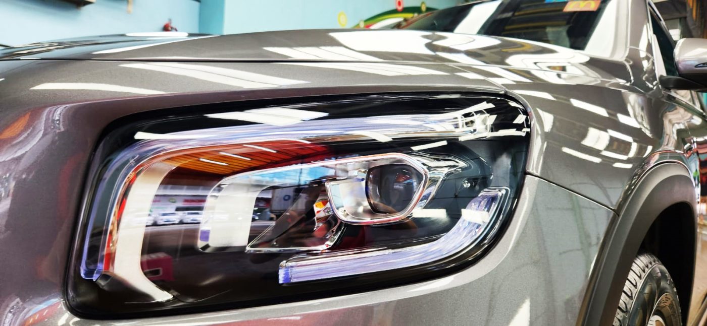 The GLB180's coated paintwork showing clean reflections.