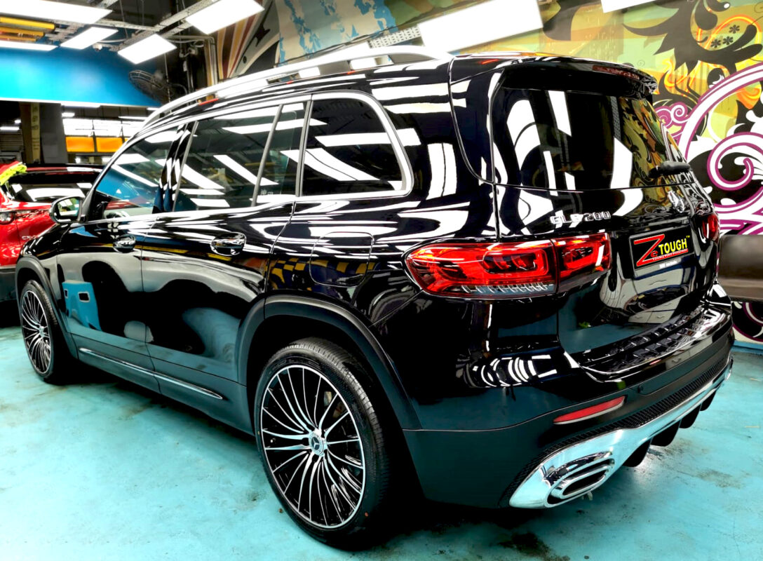 Front three-quarter view of the Mercedes-Benz GLB200 after coating.