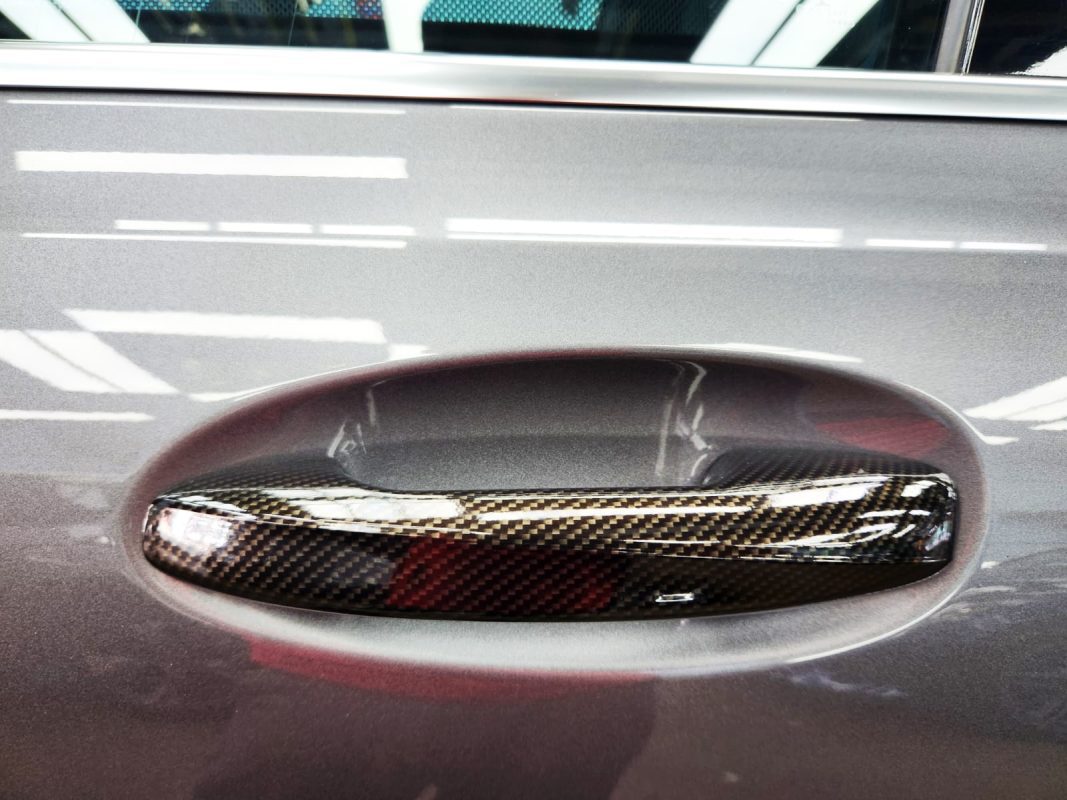 Front three-quarter view of the Mercedes-Benz GLB200 after coating.