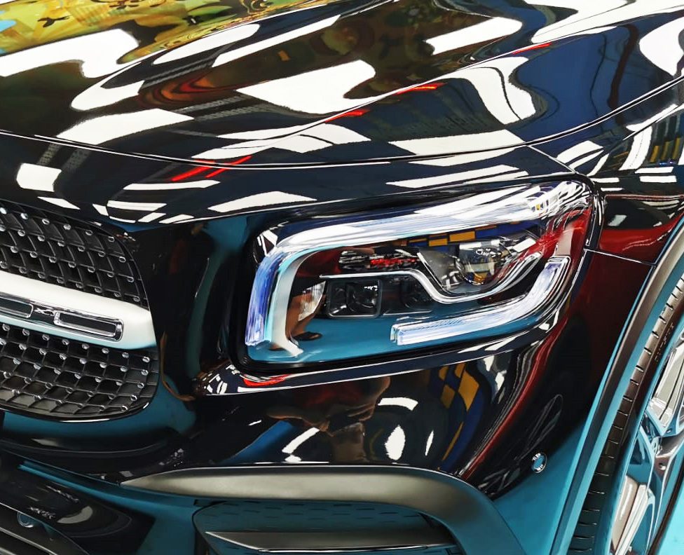 The GLB200's coated paintwork showing clean reflections.