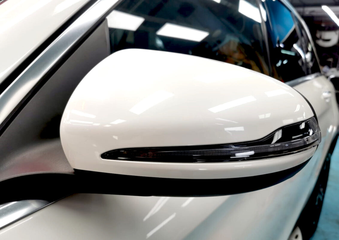 Side panel of the Mercedes-Benz GLC 250 with the ceramic finish locked in.