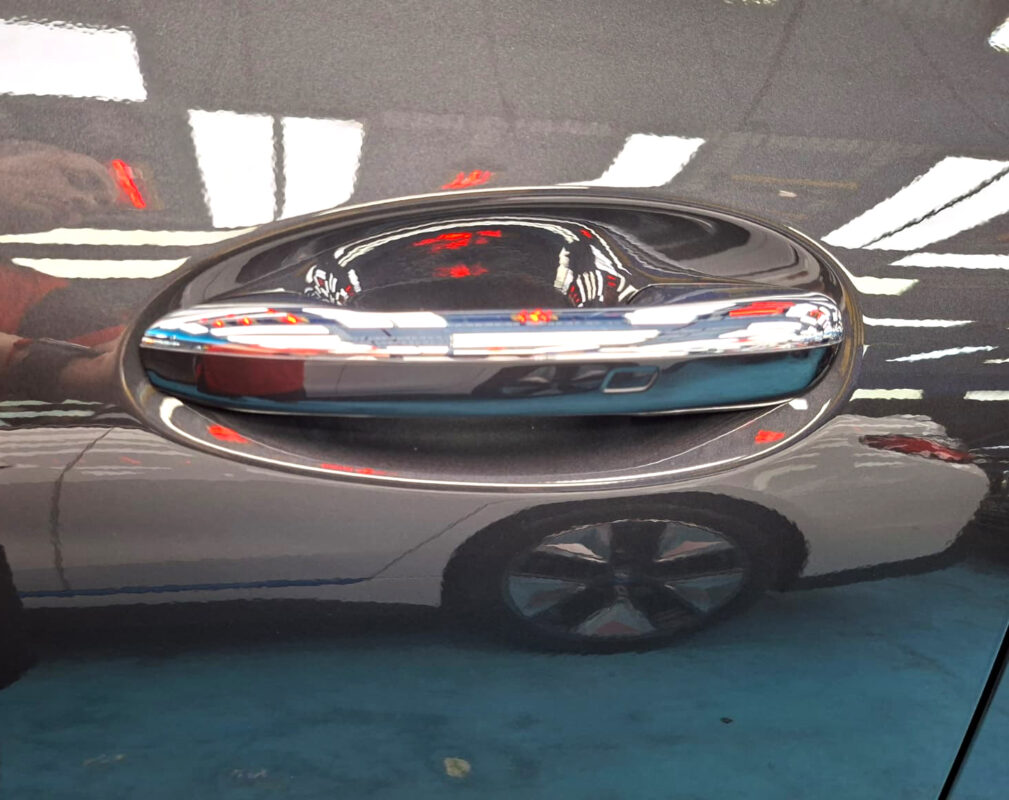 Front three-quarter view of the Mercedes-Benz GLC200 after coating.