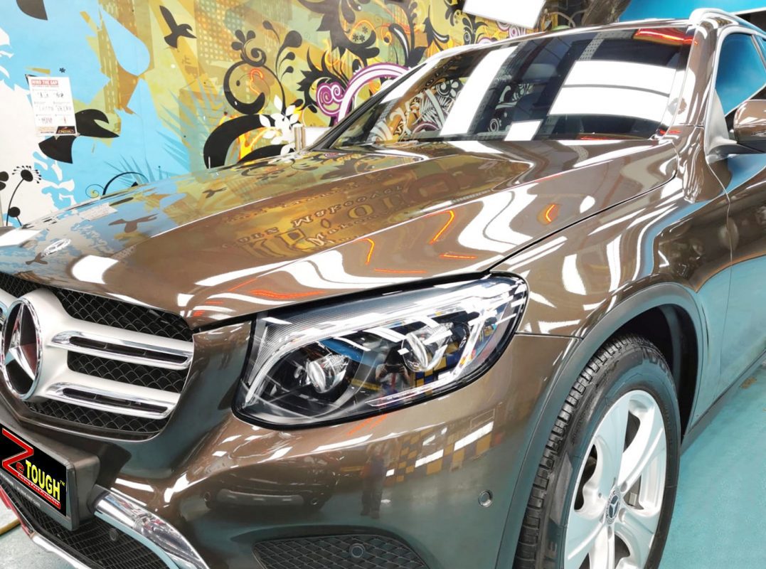 The Mercedes-Benz GLC200 from a side angle after the ceramic coating.