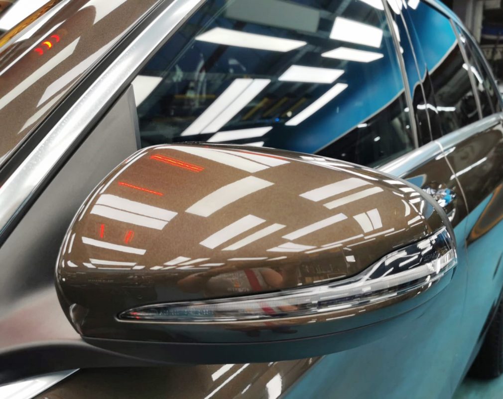 Side panel of the GLC200 with the ceramic finish locked in.