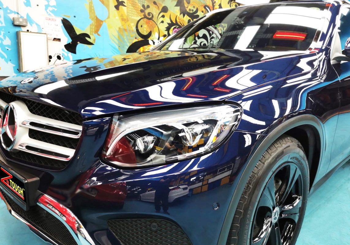 The Mercedes-Benz GLC200 from a side angle after the ceramic coating.