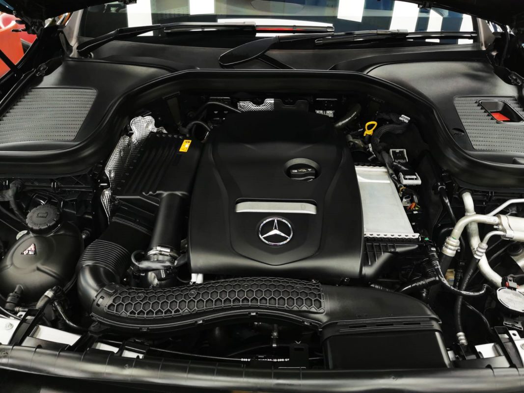 Detail of the GLC250's bodywork sealed with ZeTough Ceramic.
